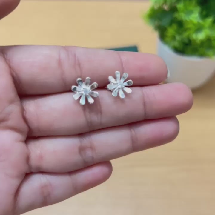 sterling-silver-Daisy-Days-Diamond-Stud-Earrings